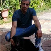 Persona empatica, laureata che ha sempre amato il lavoro di insegnante ma purtroppo non mi ha concesso questo privilegio, il privilegio di coltivare la mia passione